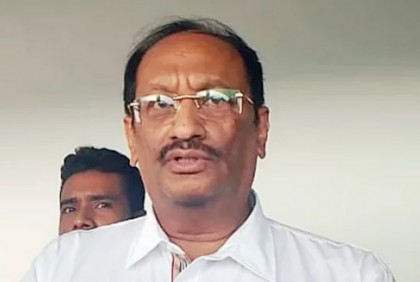 আইডিয়াল স্কুলের গভর্নিং বডি থেকে মুশতাকের পদত্যাগ

