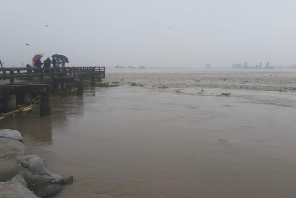 তিস্তার প্রবল স্রোতে স্পার বাঁধে ধস, ভাঙন আতঙ্ক
