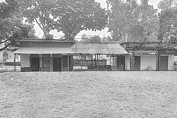 দীর্ঘদিন বন্ধ ১৪ স্টেশন