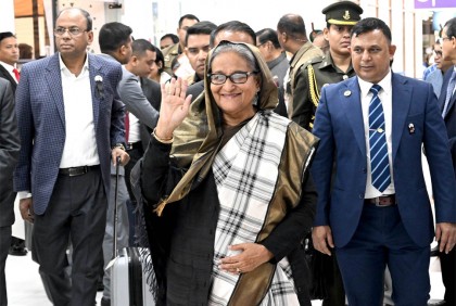 জোহানেসবার্গ থেকে দেশে ফিরেছেন প্রধানমন্ত্রী

