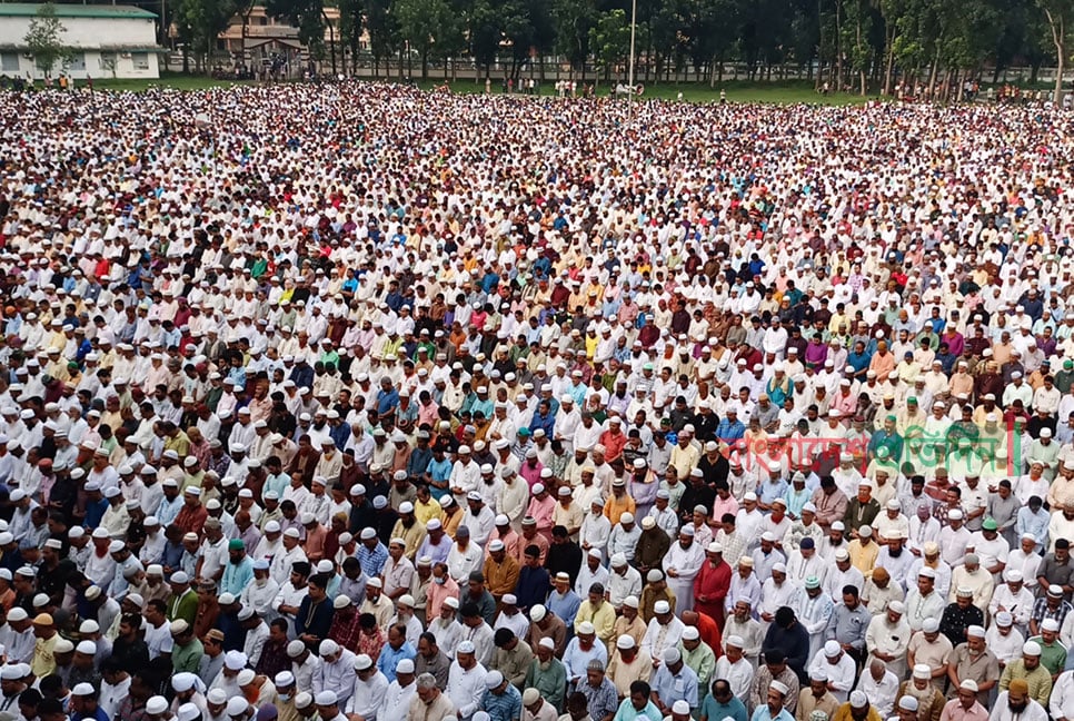 সাবেক ধর্মমন্ত্রী মতিউর রহমানের প্রথম জানাজা সম্পন্ন