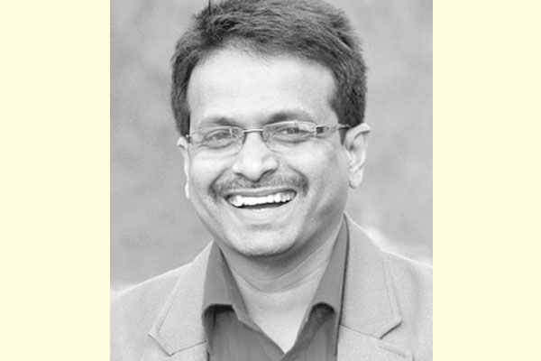প্রতারণার ফাঁদ পাতা ভুবনে