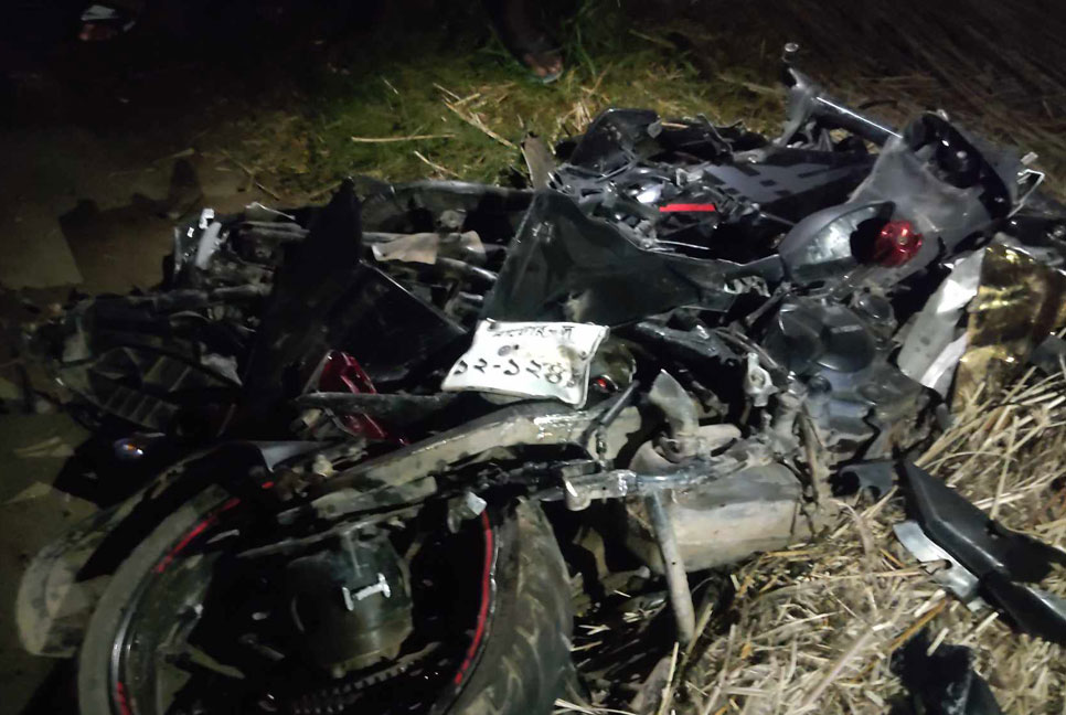 মোটরসাইকেলে করে বন্ধুকে বাড়ি পৌঁছে দেওয়া হলো না 

