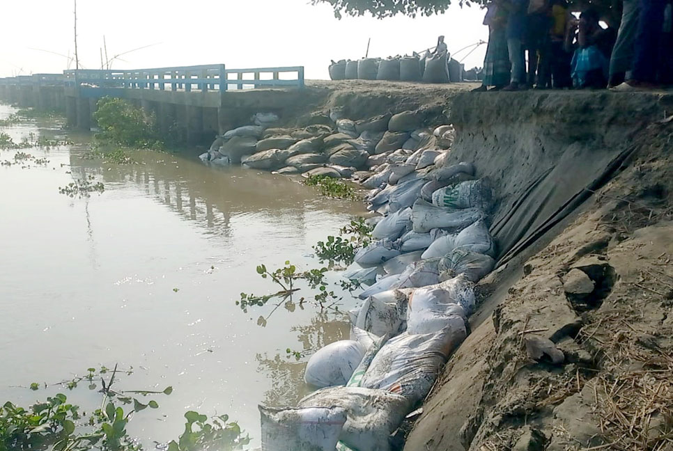 বগুড়ায় বিপৎসীমার উপরে যমুনা নদীর পানি