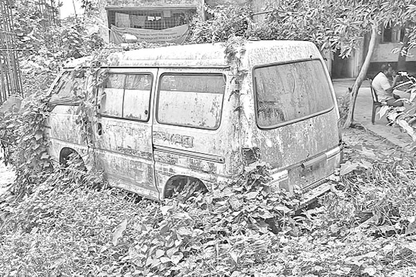 সংকটে ধুঁকছে স্বাস্থ্য কমপ্লেক্স
