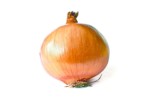 চোখে পানি ঝরাচ্ছে পিঁয়াজ