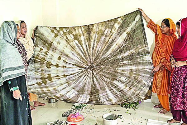 ফেলে দেওয়া ফুল থেকে অর্গানিক পণ্য
