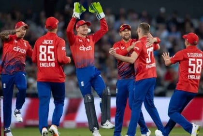 ইংল্যান্ডের কাছে পাত্তাই পেল না নিউজিল্যান্ড