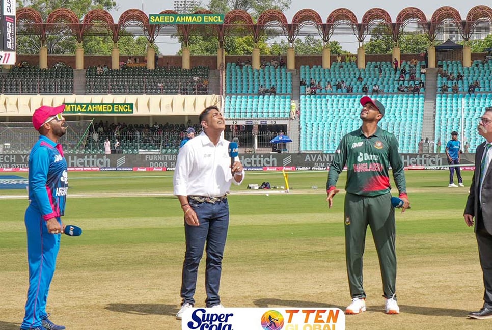 ‌‘বাঁচা-মরার’ ম্যাচে টস জিতে ব্যাটিংয়ে টাইগাররা