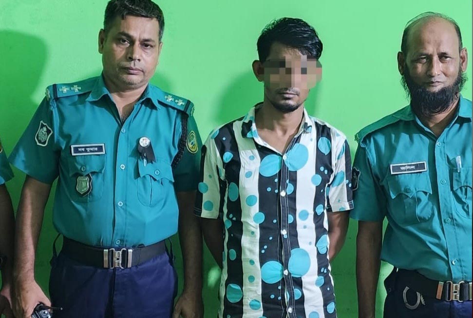 বরিশালে পৃথক অভিযানে ৩০৩৫ পিস ইয়াবা ও ২ কেজি গাঁজাসহ ৩ জন আটক