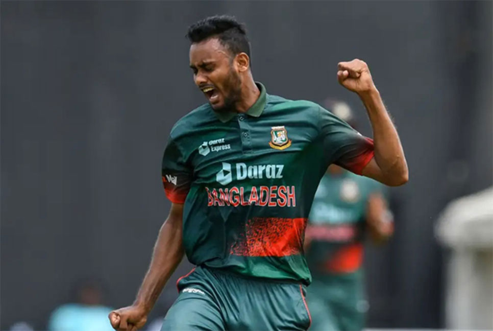 শুরুতেই আফগান শিবিরে শরিফুলের আঘাত