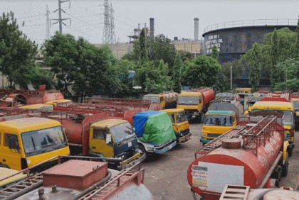 খুলনায় জ্বালানি তেল ব্যবসায়ীদের ধর্মঘট শুরু