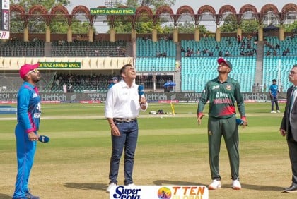 ‌‘বাঁচা-মরার’ ম্যাচে টস জিতে ব্যাটিংয়ে টাইগাররা