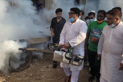 শামীম ওসমানের নির্দেশে মশার ওষুধ ছিটালো যুবলীগ-ছাত্রলীগ