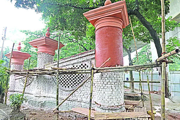 ৪০০ বছরের ‘ঢাকা গেট’ সংস্কার হচ্ছে