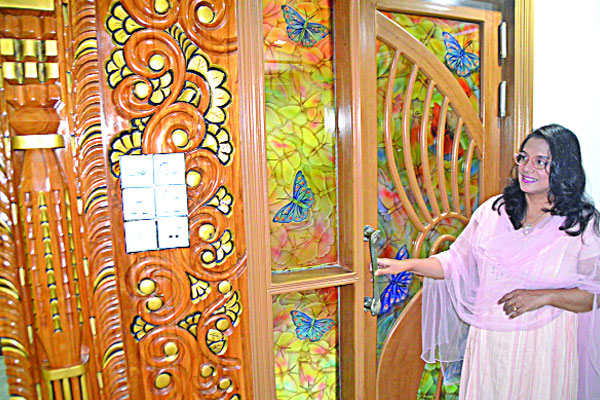 নগর রাঙিয়ে যান তিনি