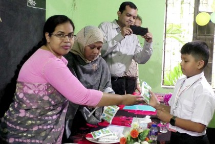 লক্ষ্মীপুরে স্কুল মিল্ক কর্মসূচির উদ্বোধন