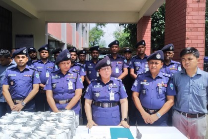 মাটিরাঙ্গায় ভারতীয় ডেঙ্গু পরীক্ষার কীটসহ আটক ৬