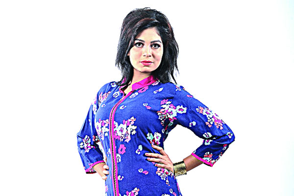 গরমে রুক্ষ চুলের যত্ন