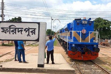পদ্মা সেতু হয়ে ভাঙ্গা রেলপথ, ফরিদপুর থেকে ছেড়ে গেল ট্রায়াল ট্রেন