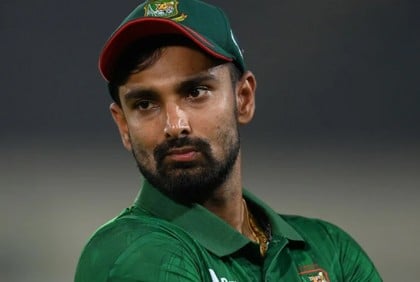 দলকে আরো চাপে ফেলে ফিরলেন লিটন