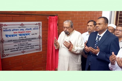 জনশক্তি রপ্তানিতে দেশের মধ্যে বরিশাল ২৫তম : প্রবাসী কল্যাণমন্ত্রী