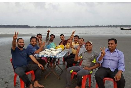 সাগরের বুকে জেগে উঠেছে কুতুবদিয়া মায়া দ্বীপ
