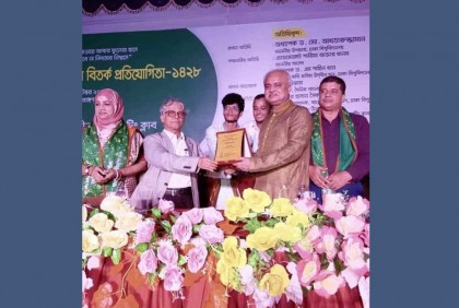 বিতর্কে অর্জিত জ্ঞান ভালো মানুষ হয়ে ওঠার সহায়ক