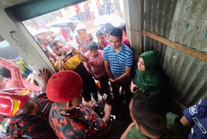 নেত্রকোনায় অগ্নিকাণ্ডে দোকান ও বসতঘর পুড়ে ছাই