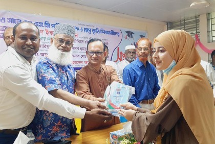 লক্ষ্মীপুরে জিপিএ-৫ প্রাপ্তদের সংবর্ধনা 