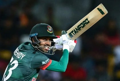 ৫০ পেরোনোর পর ভাঙল টাইগারদের ওপেনিং জুটি
