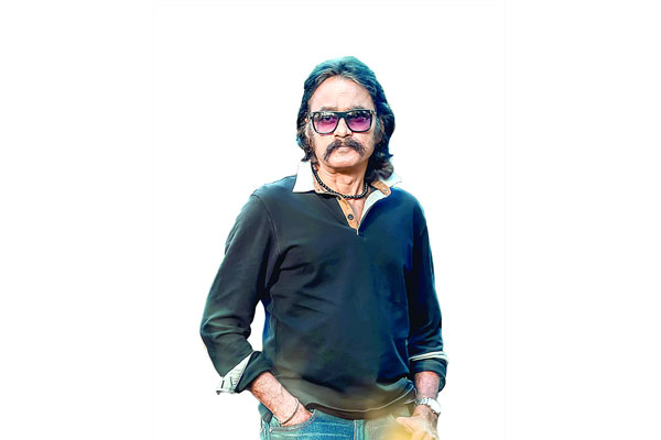এখন শিল্পের চেয়ে বাণিজ্যটাই বেশি