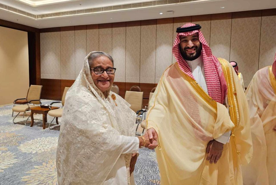 সৌদির অর্থনীতিতে গুরুত্বপূর্ণ অবদান রাখছে বাংলাদেশিরা : সৌদি যুবরাজ

