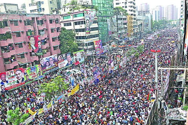 মানুষ আর এ সরকারকে ক্ষমতায় দেখতে চায় না