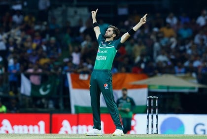 দুই চিরপ্রতিদ্বন্দ্বীর লড়াই, ভারতকে হুঁশিয়ারি আফ্রিদির!