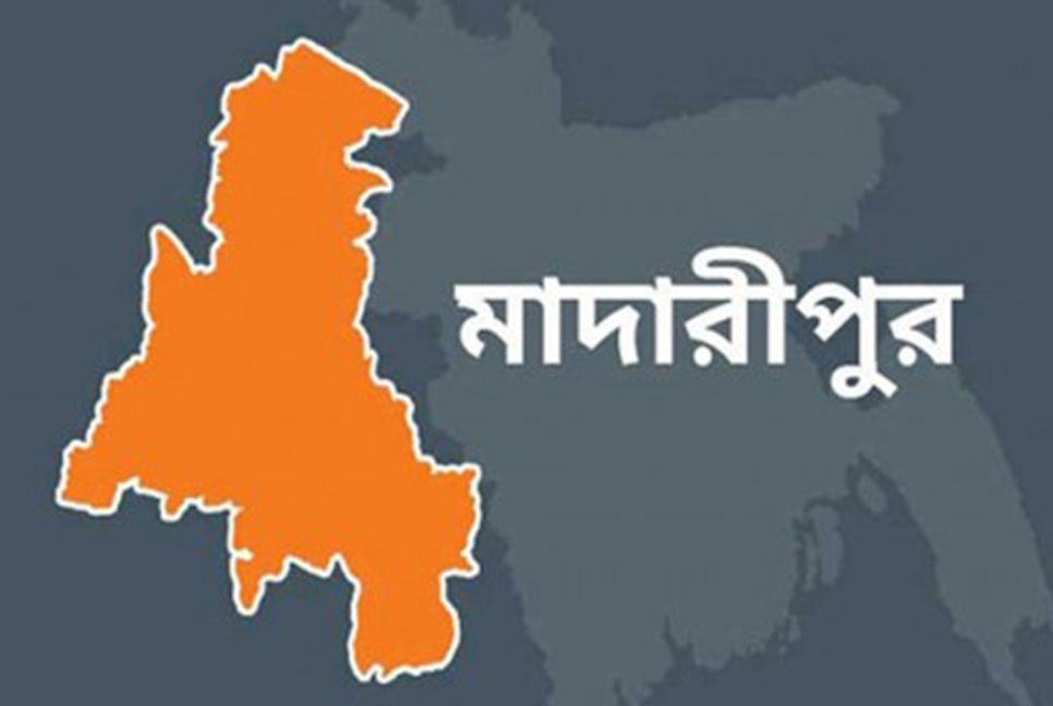 চোর ধরতে ‘রুটি পড়া’ খাওয়ানোয় ব্যবসায়ী অসুস্থ
