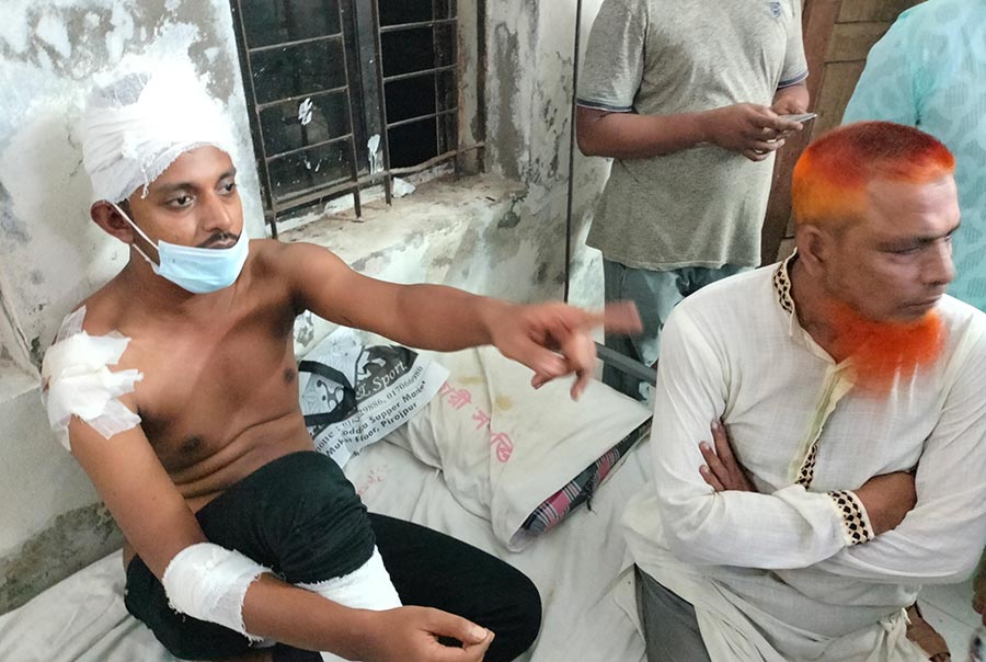 ছাত্রলীগের ৫ নেতাকর্মীকে কুপিয়ে জখম