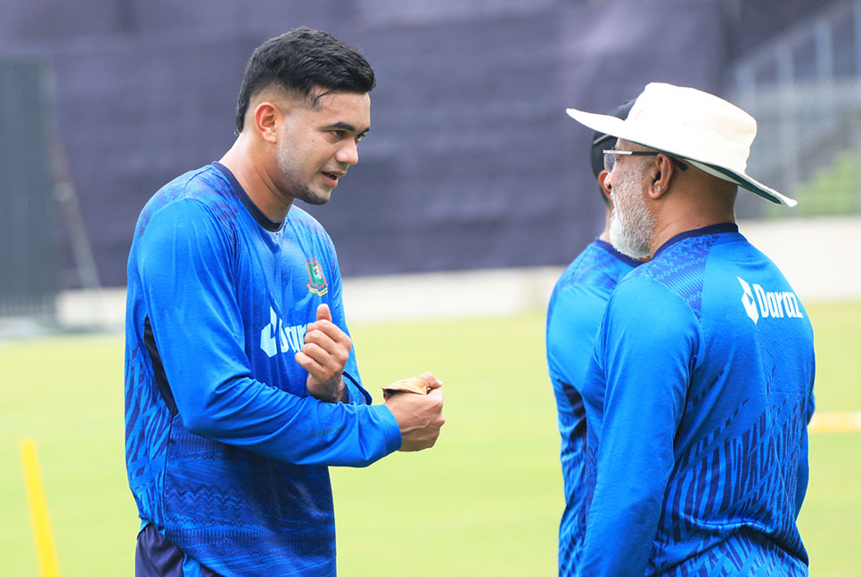 ক্রিকেটারদের সঙ্গে হাথুরুসিংহের ‘ওয়ান টু ওয়ান’ মিটিং