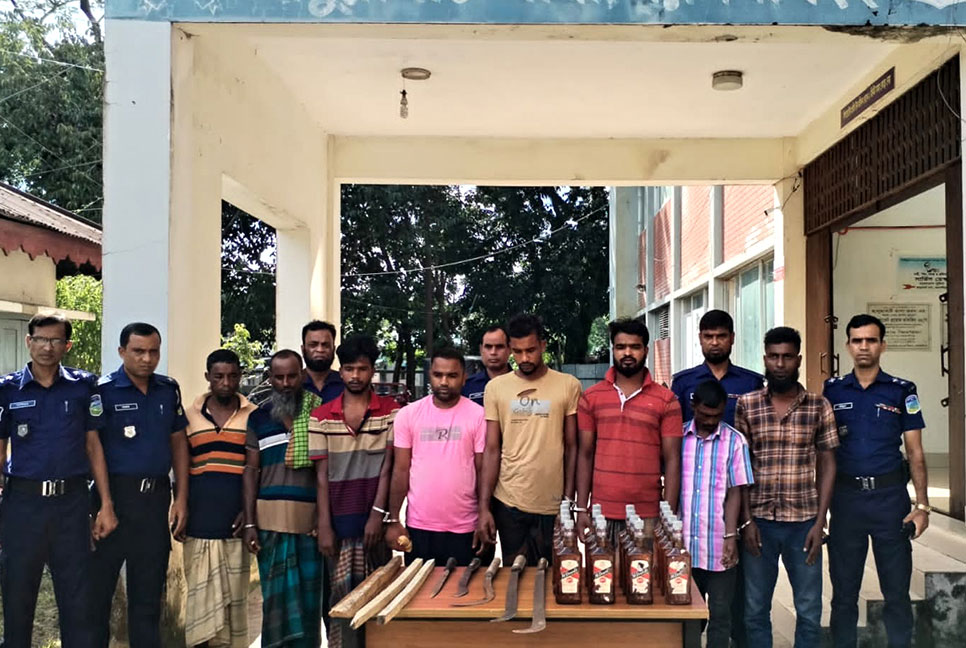 
মাদকবিরোধী বিশেষ অভিযানে আটক ৭    