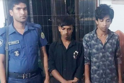 দুমকিতে চোলাই মদসহ গ্রেফতার ২