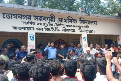 শিক্ষার্থীকে নির্যাতনের অভিযোগে 
বীরগঞ্জে শিক্ষক গ্রেফতার