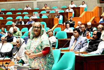 জনগণ ভোট দিলে এদিকে না দিলে ওদিকে যাব : সংসদে সিট দেখিয়ে প্রধানমন্ত্রী

