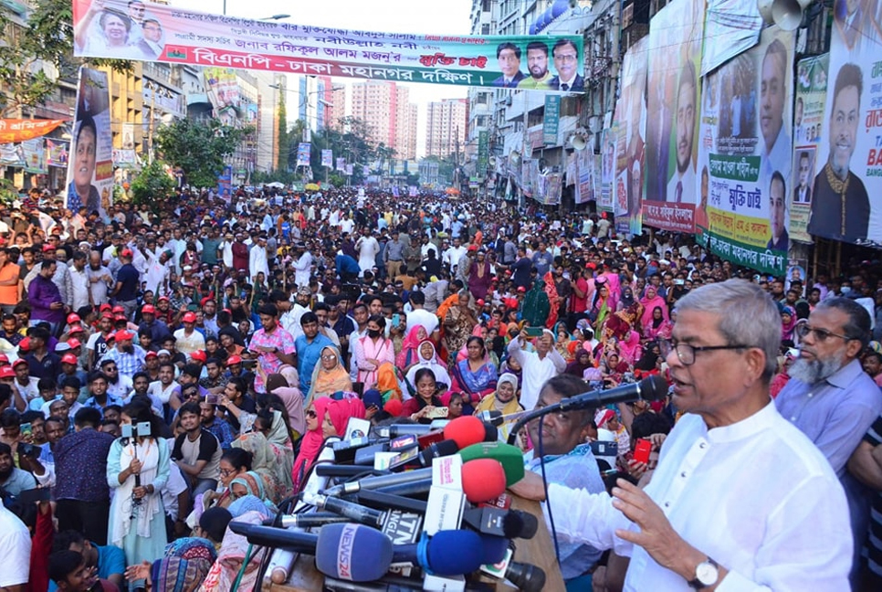 এখনই সর্বশক্তি নিয়ে মাঠে নামতে হবে : মির্জা ফখরুল

