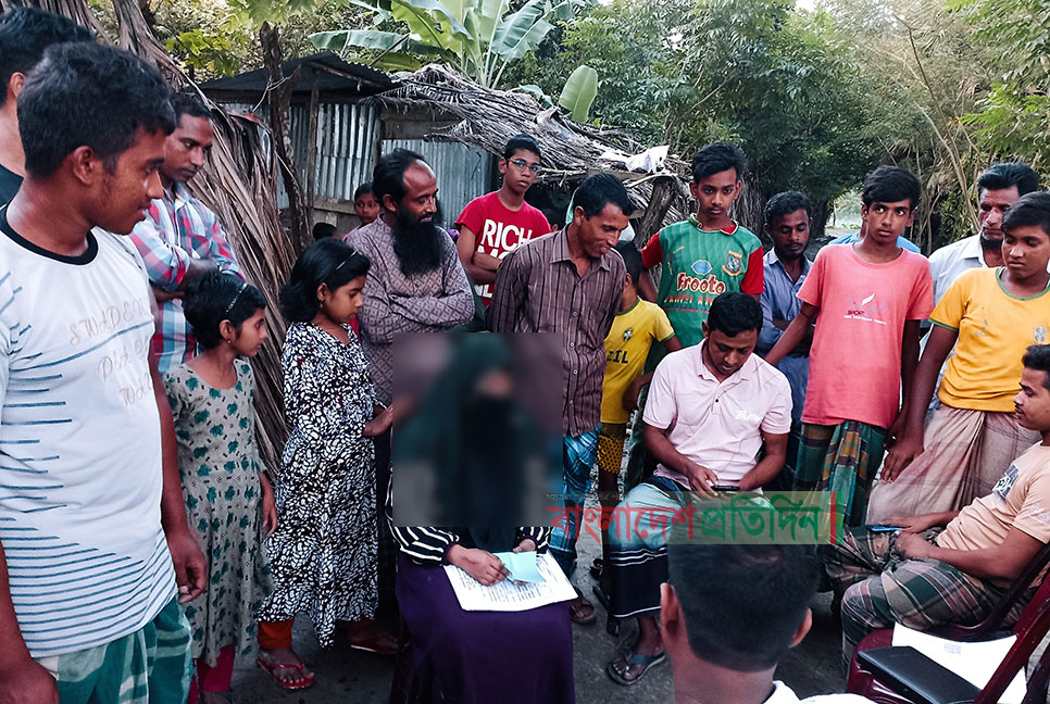 বিয়ের দাবিতে প্রেমিকের বাড়িতে কিশোরীর অবস্থান 
