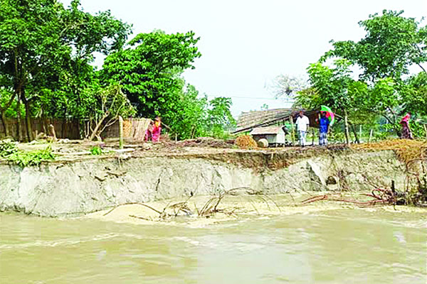 ভাঙনে নিঃস্ব মানুষের আর্তনাদ