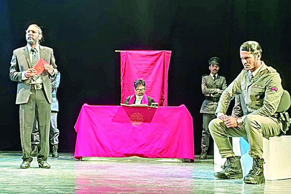 মঞ্চে ‘লেট মি আউট’