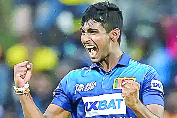 উইকেট শিকারে সবার ওপরে