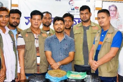 বরগুনায় মাদকসহ হত্যা মামলার আসামি গ্রেফতার 