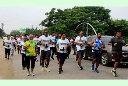 বসুন্ধরা আবাসিক এলাকায় ‘বসুন্ধরা রানার্স ক্রস কমিউনিটি’ রান অনুষ্ঠিত