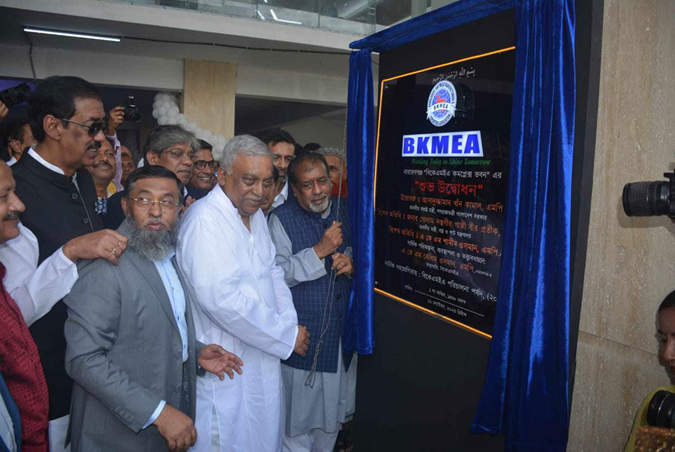 গ্যারান্টি দিচ্ছি কেউ না খেয়ে মরবে না : স্বরাষ্ট্রমন্ত্রী